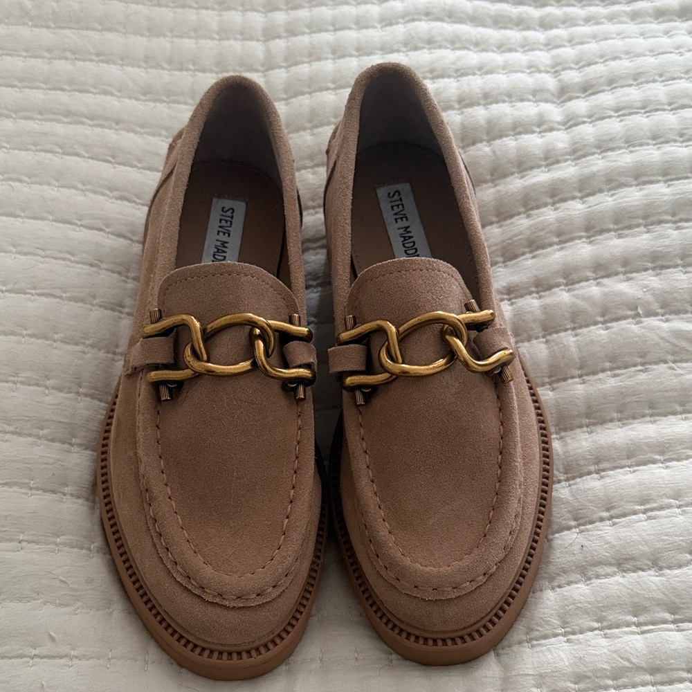 Steve Madden women’s Brown Loafers with Gold Accent